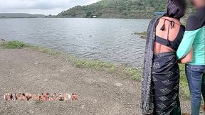 कोमल पहली बार तालाब किनारे चुत रही थी