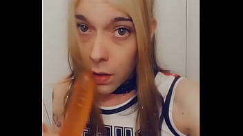 Sexual Cheerleader Hottie Loves To Please Cock