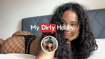 Amateur beauty Flora Farrell enjoys solo anal dildo play wearing stockings