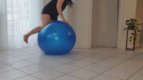 blue gymball - my first video :D