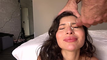 Beauty gets massive facial load in casting