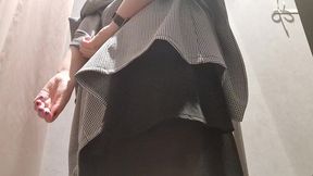 italian stepmother shows her ass in a clothes shop 4k