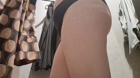 italian stepmother shows her ass in a clothes shop 4k