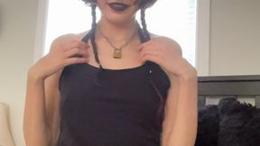 Goth girl has gorgeous orgasms~!