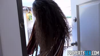 Petite Ebony Real Estate Agent's Sizzling Property Deal