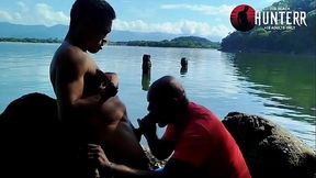 Trabalhador pega carona na estrada e paga liberando pro motorista