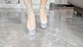 SWALLOW WITHOUT MERCY THE FEET OF THE CRUEL BRAZILIAN BRUNETTE - BY RAQUEL FISHER - CLIP 1