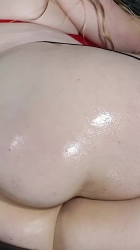 Butt Plugged, Oiled up & Twerking on a Dildo Ride