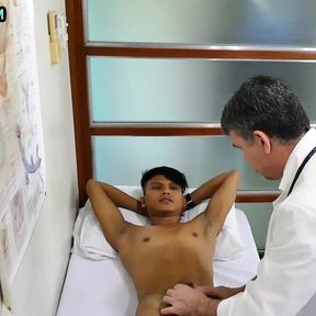 Old gay doctor fucks Asian twink after anal checking