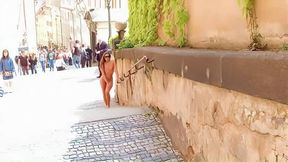 Bella nude in Public