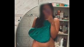 &mu_e calienta ver mi cuerpo en el espejo
