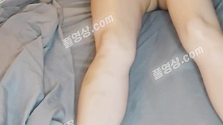 5804 외국에서 마사지받으며 자위하는 한국인 1-3 Korean 텔레 UUB892