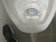Arab guy public piss