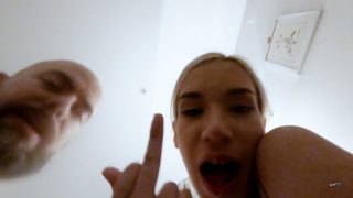 Drsný sex, kouření, sténání – hardcore anální sex pro amatérskou mladou latinskoamerickou děvku