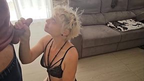 Une bonne pipe bien baveuse avec une bonne ejac j adore le sperme