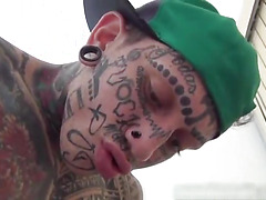 meu tatuador me mandou esse v deo se exibindo pra mim