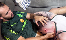 Foi assistir a partida de futebol com dois torcedores a