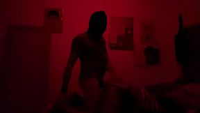 FODENDO O RABO DE UM HOMEM NO CABAR&Eacute_, ELE DEU GOSTOSO E AGUENTOU O GROSSO.