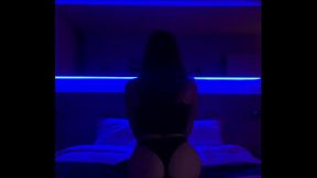 RitaFox shows off her superb ass and juicy pussy