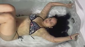 Breath control underwater and bubbles
