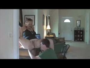 Annabelle Flowers Voyuer Mom