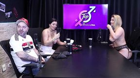 colocando a loira de 4 e tirando sua calcinha, ficando pelada - bruna ferraz