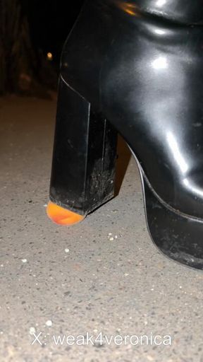 Apricot Crushing In Boots
