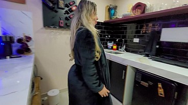 Minha amiga veio jantar em casa porém não resisti e comi ela na cozinha - Danny Power - POV