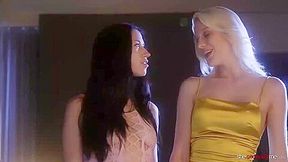 Alex Coal, Kenna James - Las Vegas Call Chicks In Hd