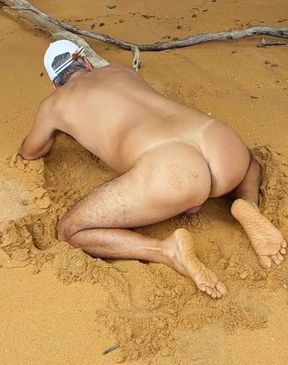 Ladysilva Showing off Naked in Public on the Beach