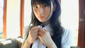 Chica Asia Tímida Disfruta Dando Placeres Salvajes Oralmente