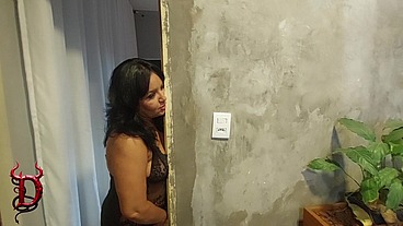 Tia Safada Me Flagra no Banho e Eu Fodo Ela Contra a Pia - Parte 01