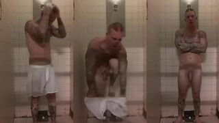 Kikshane_6669's homemade solo in the bathroom - watch him toned black muscle and ink up!