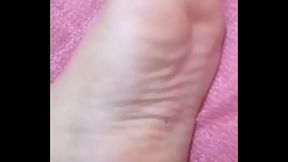 Mis piesitos ricos, se venden fotos y videos ?