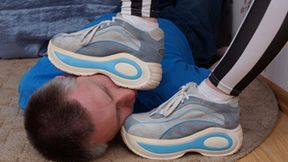 Playful Miss in massive sneakers steps on body of her weak boyfriend, g312x (slide show) 2160p