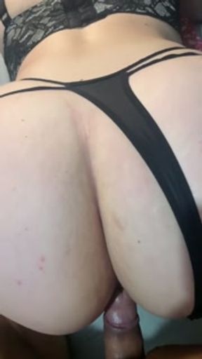 Slapping my ass on all fours