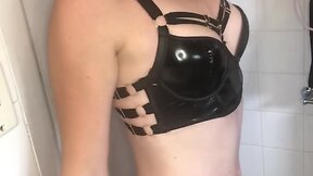 Vanessa rafaella and tslucylux have fun in the bathroom