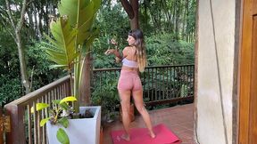 wetting my yoga shorts while masturbating in my backyard and then squirting in my shorts