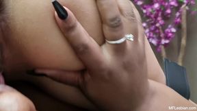 tammy bbw vs thin girl: lesbian domination