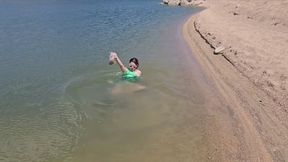 Jade Stranded at the Lake!