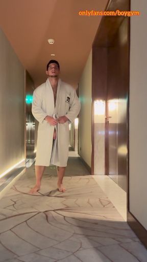 My Big Cock In The Hotel, People Can Discover Me