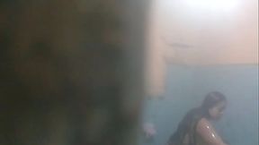 Mi tia ba&ntilde_andose
