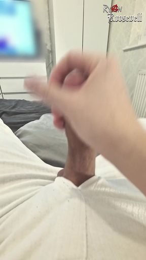 Chilled-out Wank in White Thermals While Watching Porn