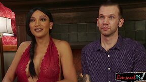 Cocksucked tran sprays jizz after analsex