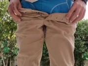 Quickly jerking off in the garden