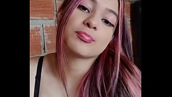 UNIVERSITARIA JUEGA CON SUS RICAS TETAS ( CASERO REAL)