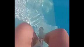 Petite vid&eacute_o dans ma piscine