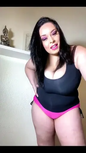 Big busty novice babe shows off her huge melons on stream