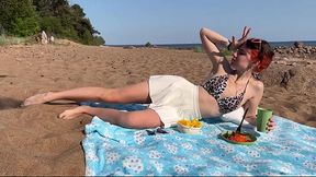 Sun and Sex: Couple'_s Quickie on Public Beach Sends Shockwaves