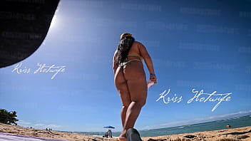 Kriss Hotwife na Praia de Arraial d ajuda